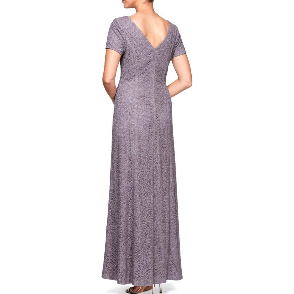 Alex Evenings Women's Long Cap Sleeve Cap Sleeve Lace Gown with Brooch size 14 - Picture 2 of 5